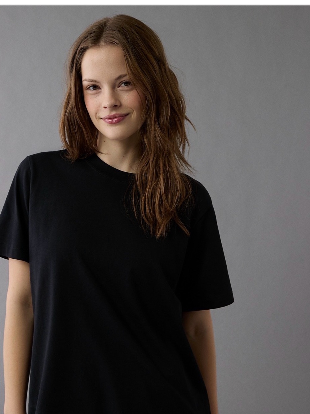 American Eagle Outfitters Black Relaxed Crewneck Tee